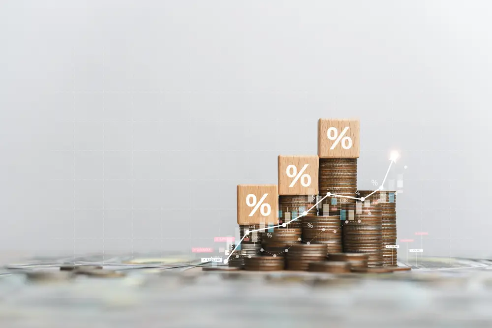 stackofsilvercoinswithuparrow-financeconceptincrease