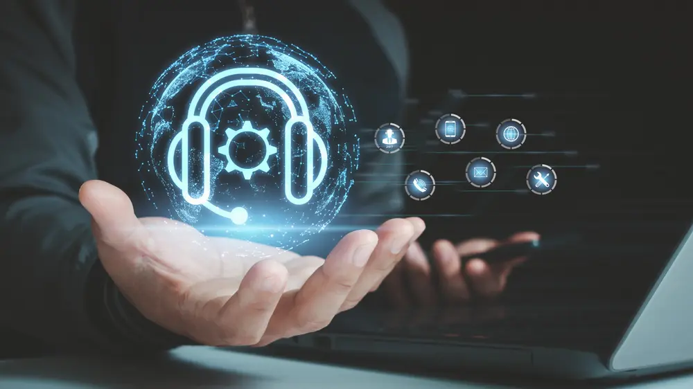 technicalsupportcenterconcept-businessmenholdaglobalnetworkwith