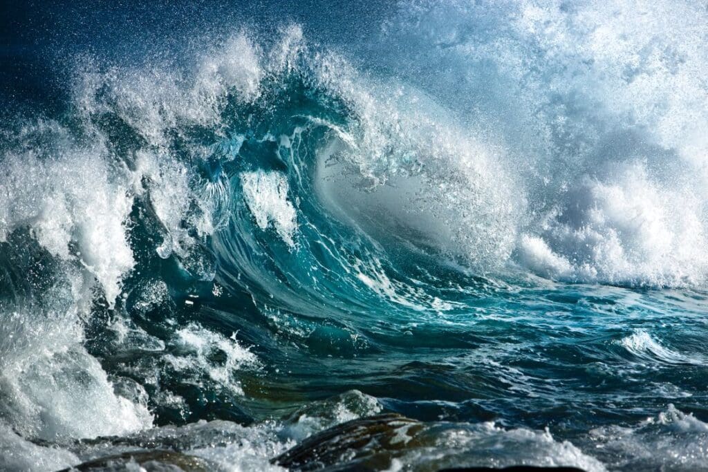 risk-reg-ocean-wave-79476640