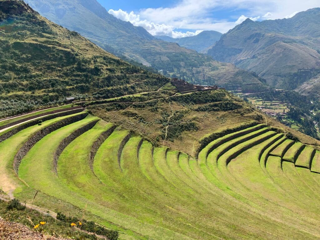 peruurubambasacredvalleyincagreenterracesandandesmountains